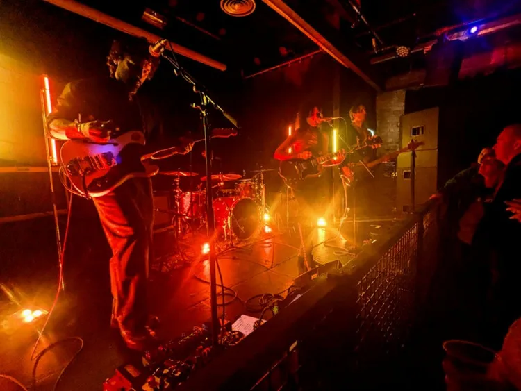 Howling Bells